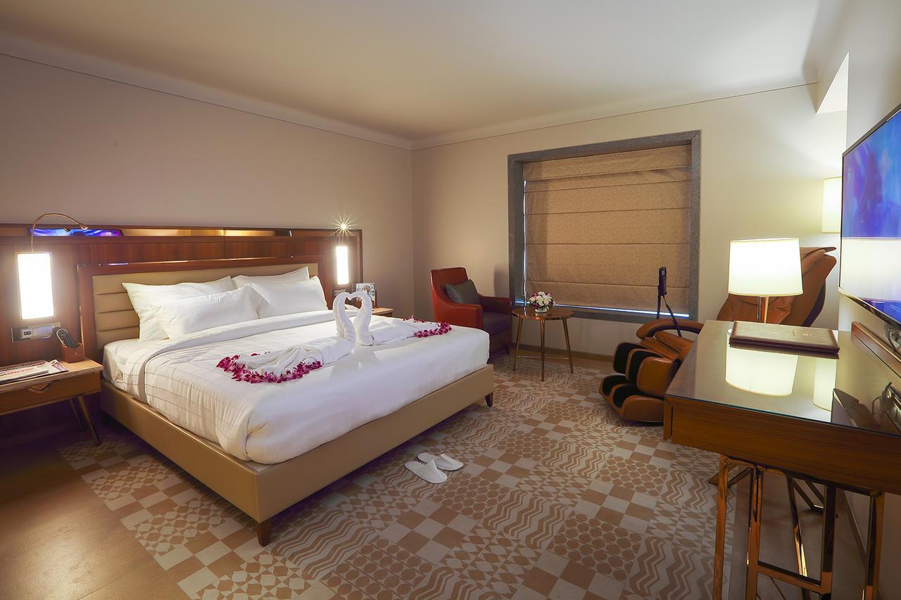 The Grandeur Boutique Hotel Мумбай Екстериор снимка