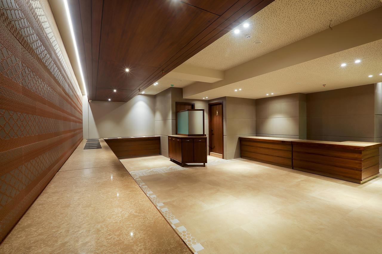 The Grandeur Boutique Hotel Мумбай Екстериор снимка