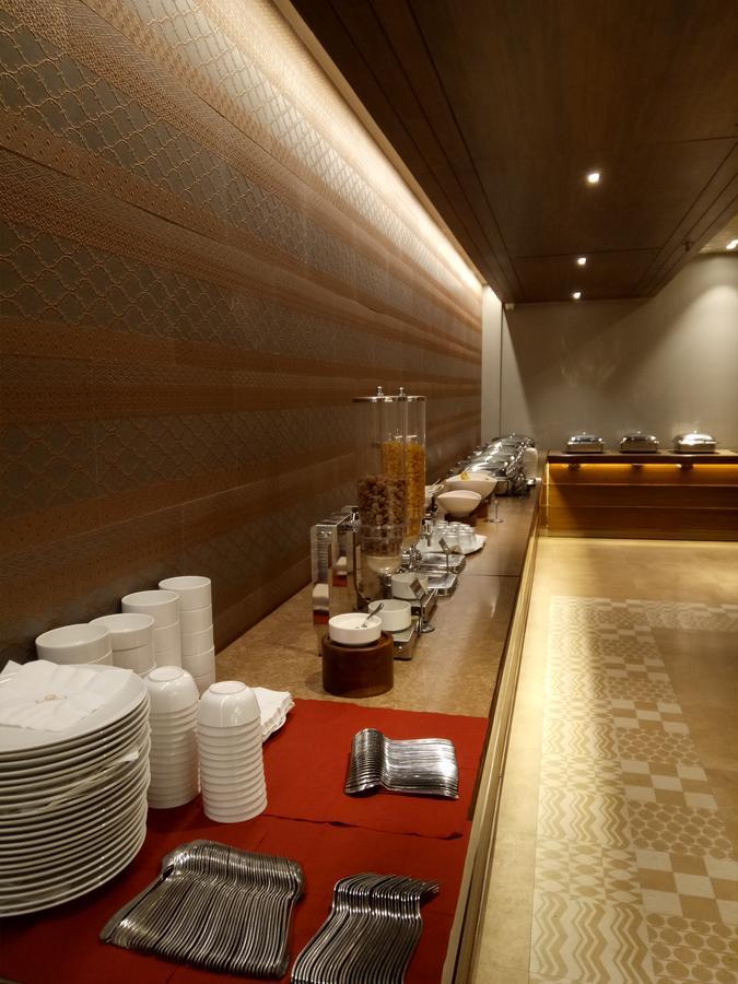 The Grandeur Boutique Hotel Мумбай Екстериор снимка