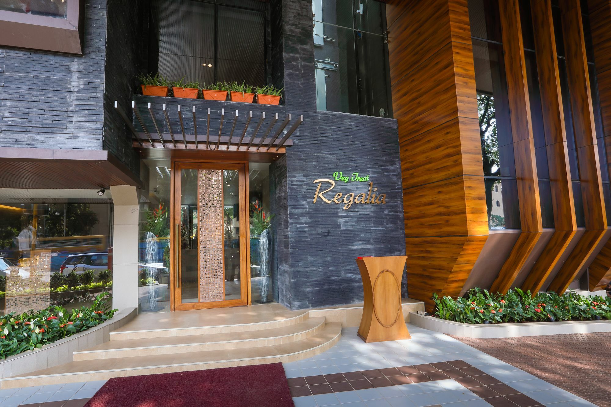The Grandeur Boutique Hotel Мумбай Екстериор снимка